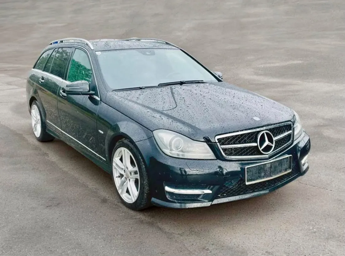 Mercedes-Benz C-Class 2011 photo 3