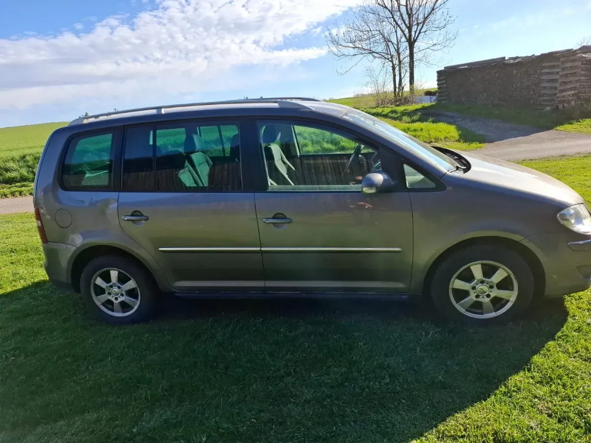 Volkswagen Touran 2007 photo 3