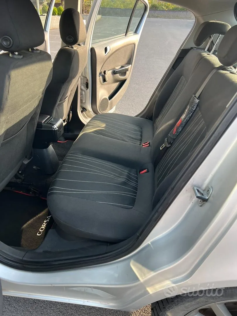 Opel Corsa 2009 photo 2