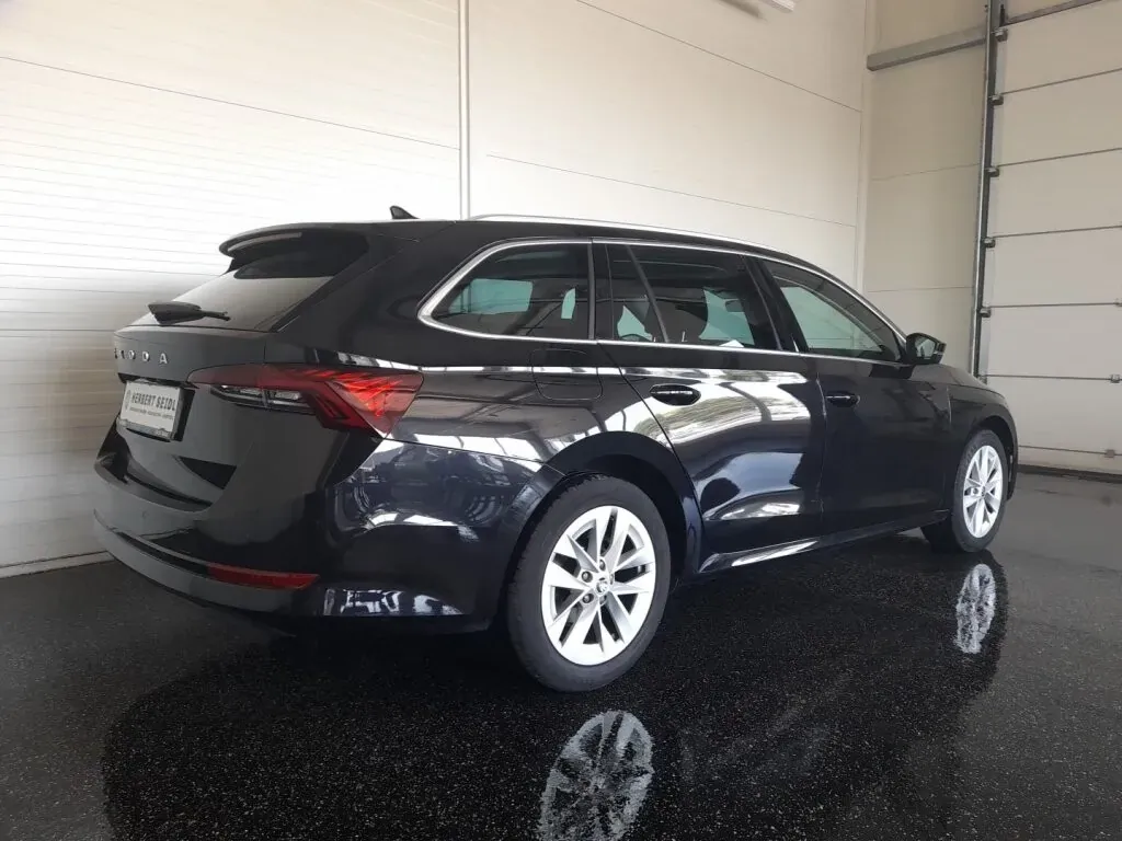 Skoda Octavia 2022 photo 2