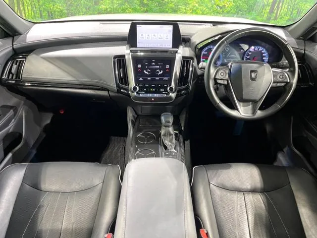 Toyota Crown Hybrid Rs 2018 photo 2