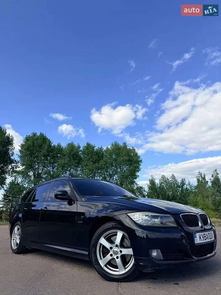 BMW 3 Series 2010 photo 4