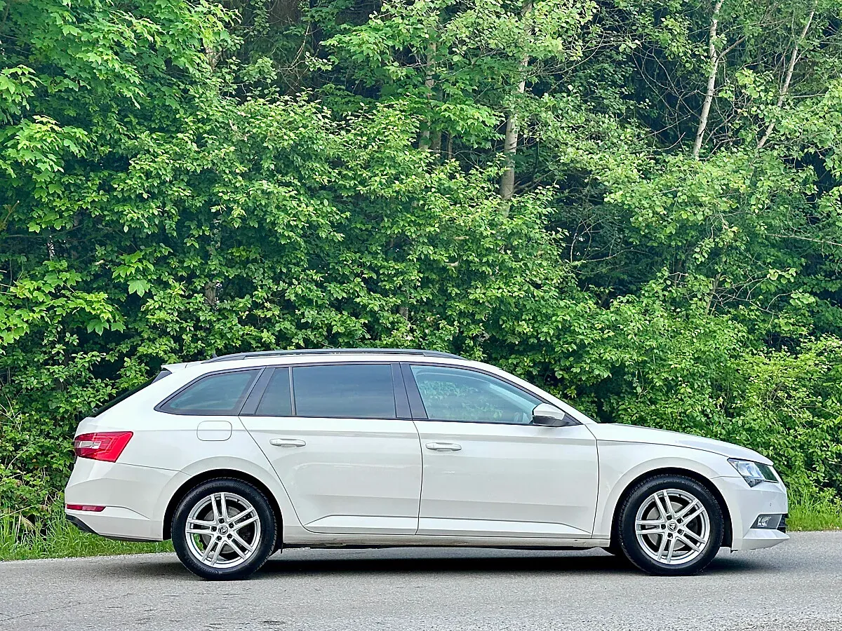 Skoda Superb 2018 photo 3