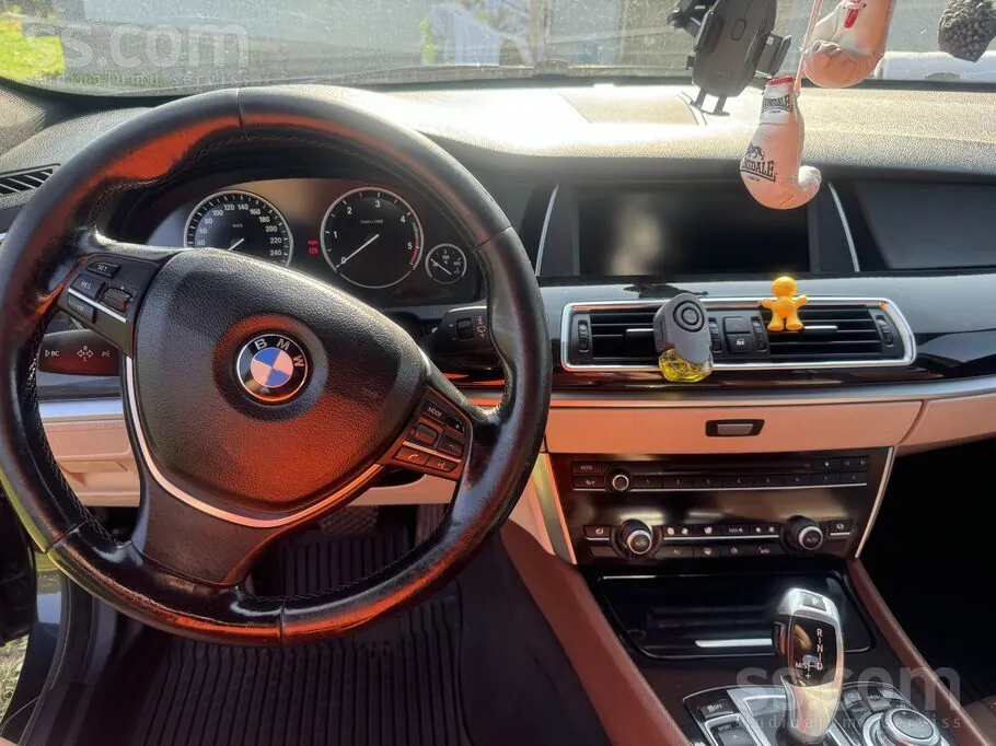BMW 530 Gran Turismo 2010 photo 4