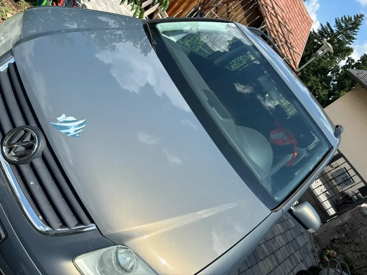 Volkswagen Touran 2006 photo 2