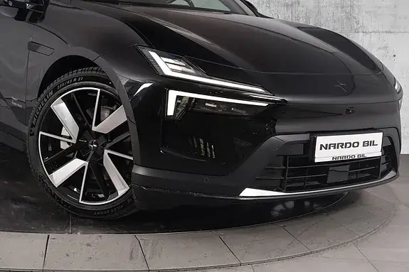 Polestar 4 2025 photo 2