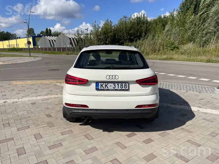 Audi Q3 2012 photo 5