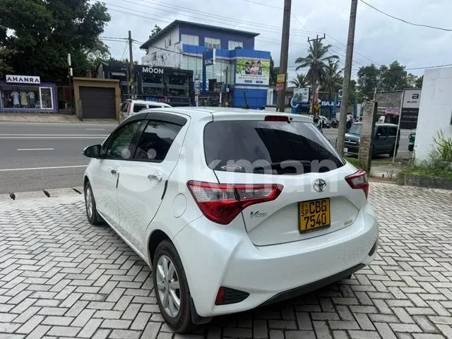 Toyota Vitz 2019 photo 4