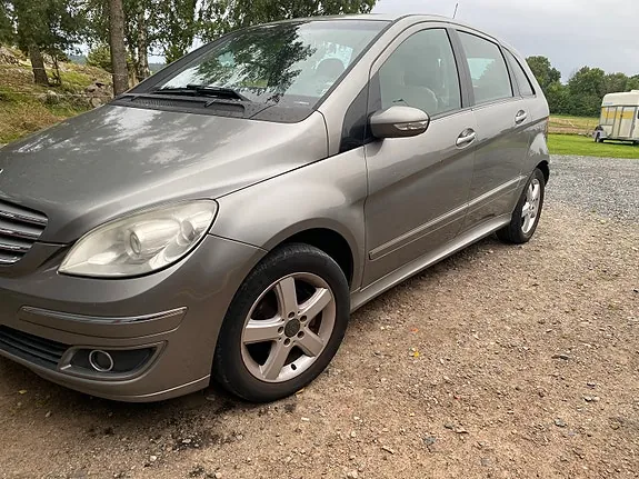 Mercedes-Benz B170