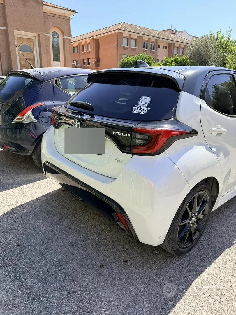Toyota Yaris 2023 photo 3