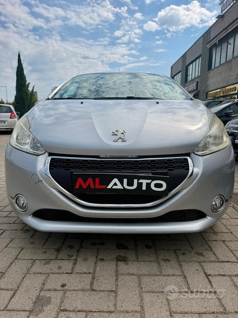 Peugeot 208 2014 photo 3