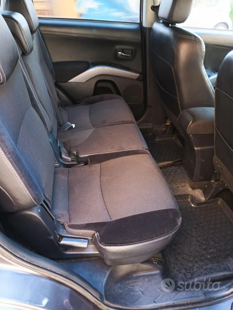 Mitsubishi Outlander 2011 photo 5