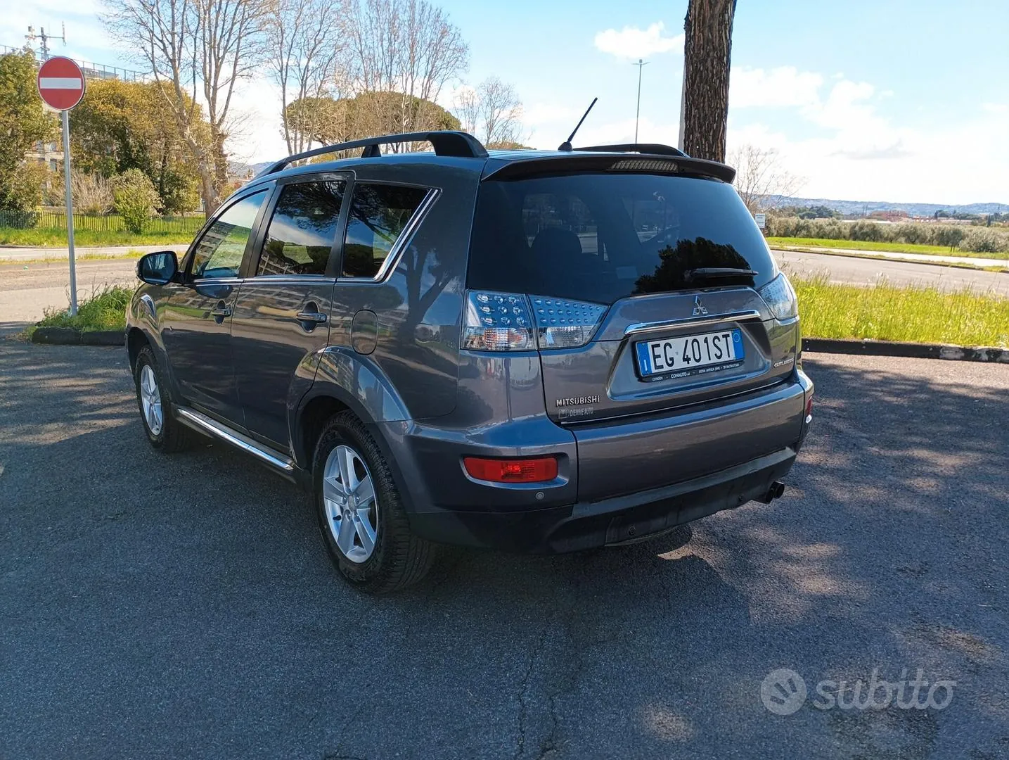 Mitsubishi Outlander 2011 photo 4
