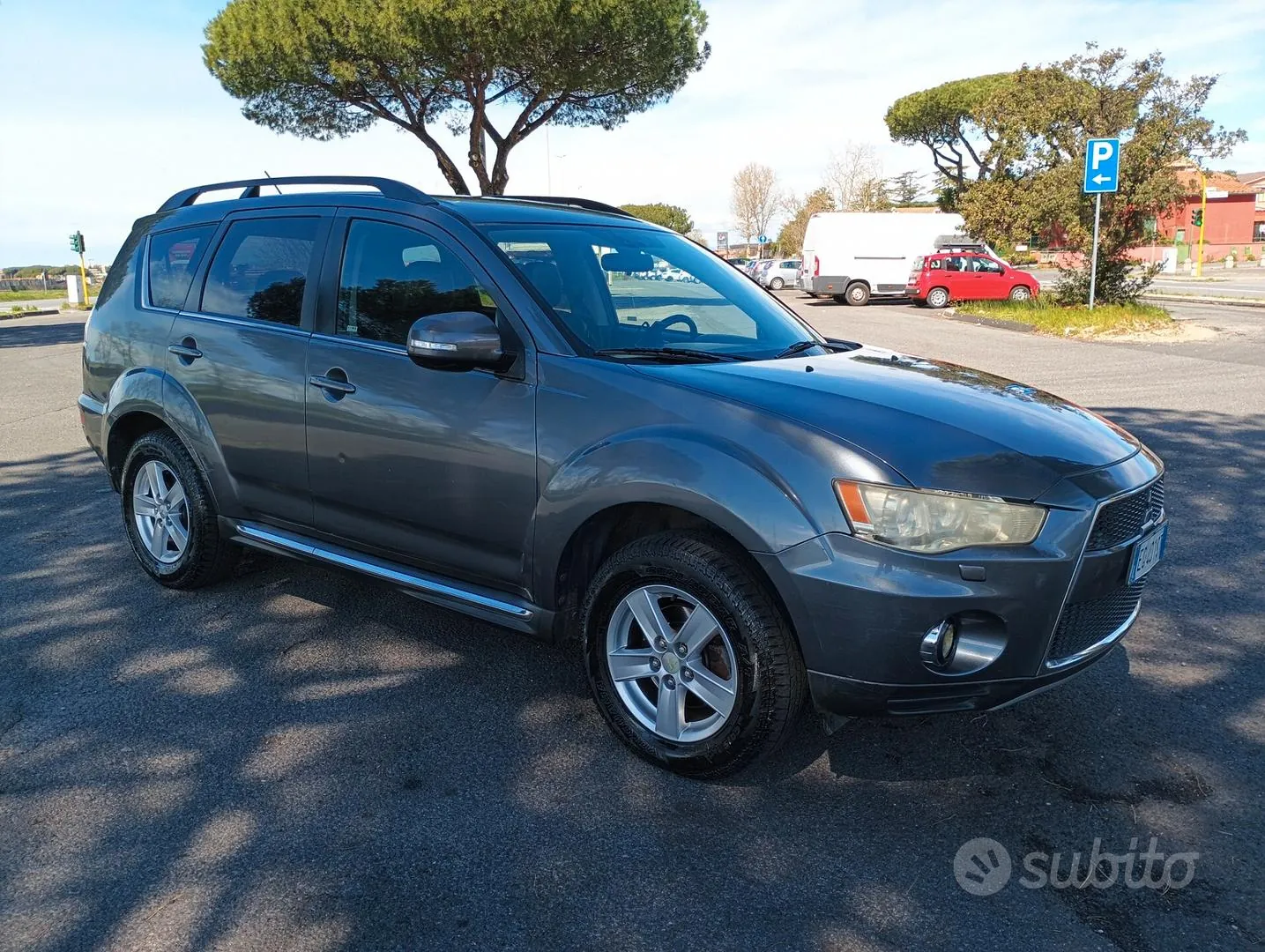 Mitsubishi Outlander 2011 photo 2