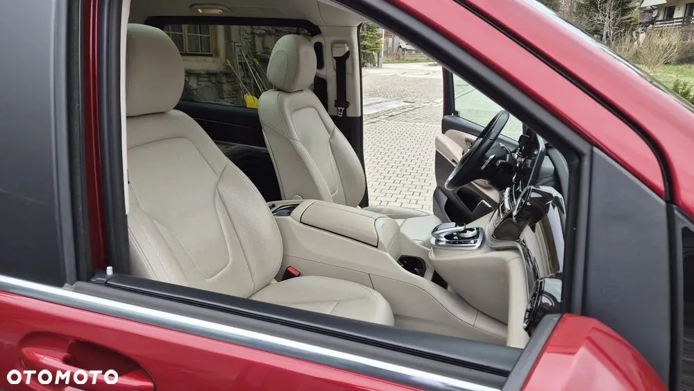 Mercedes-Benz V-Class 2019 photo 2