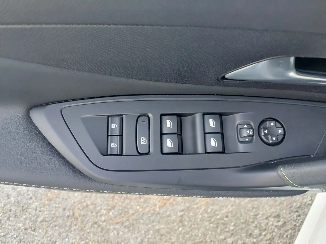 Peugeot 308 2023 photo 3