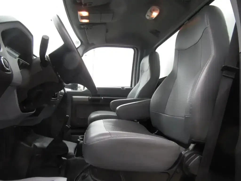 Ford F-650 2023 photo 3