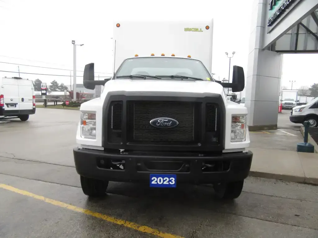 Ford F-650 2023 photo 4