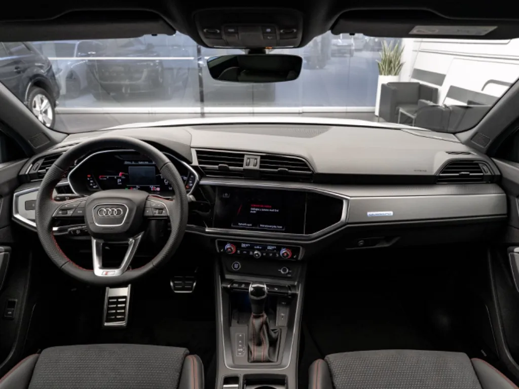 Audi Q3 2022 photo 5