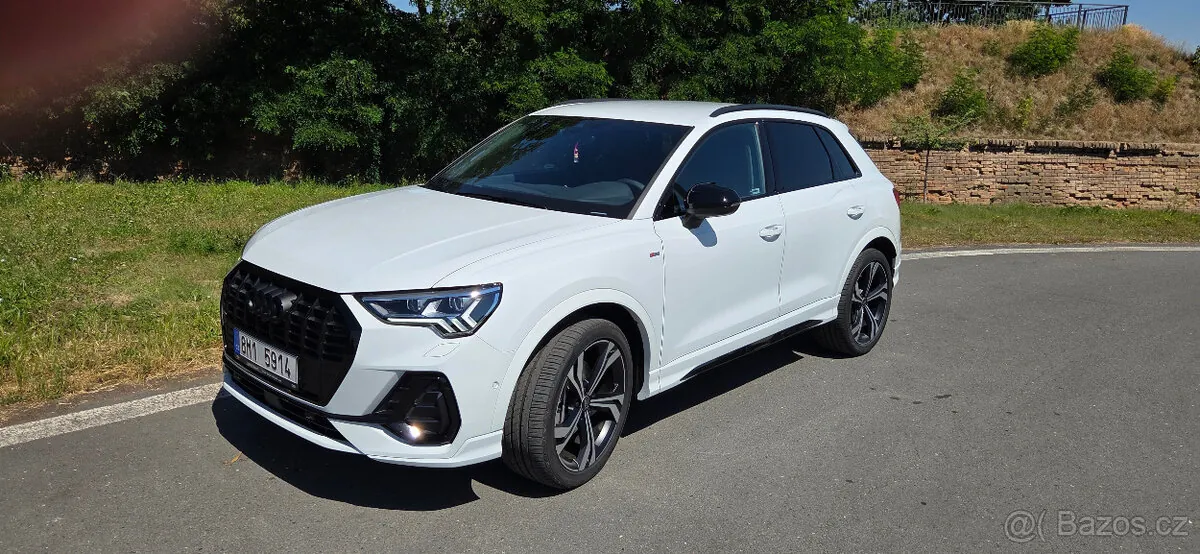 Audi Q3 2022 photo 2