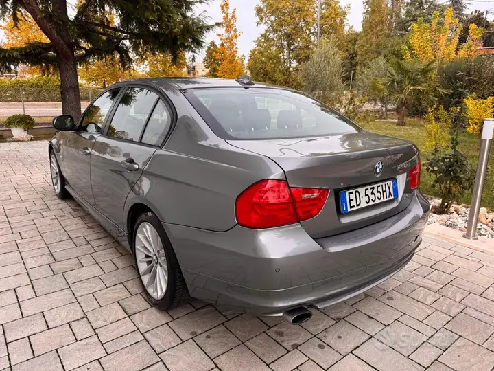 BMW 320D 2010 photo 4
