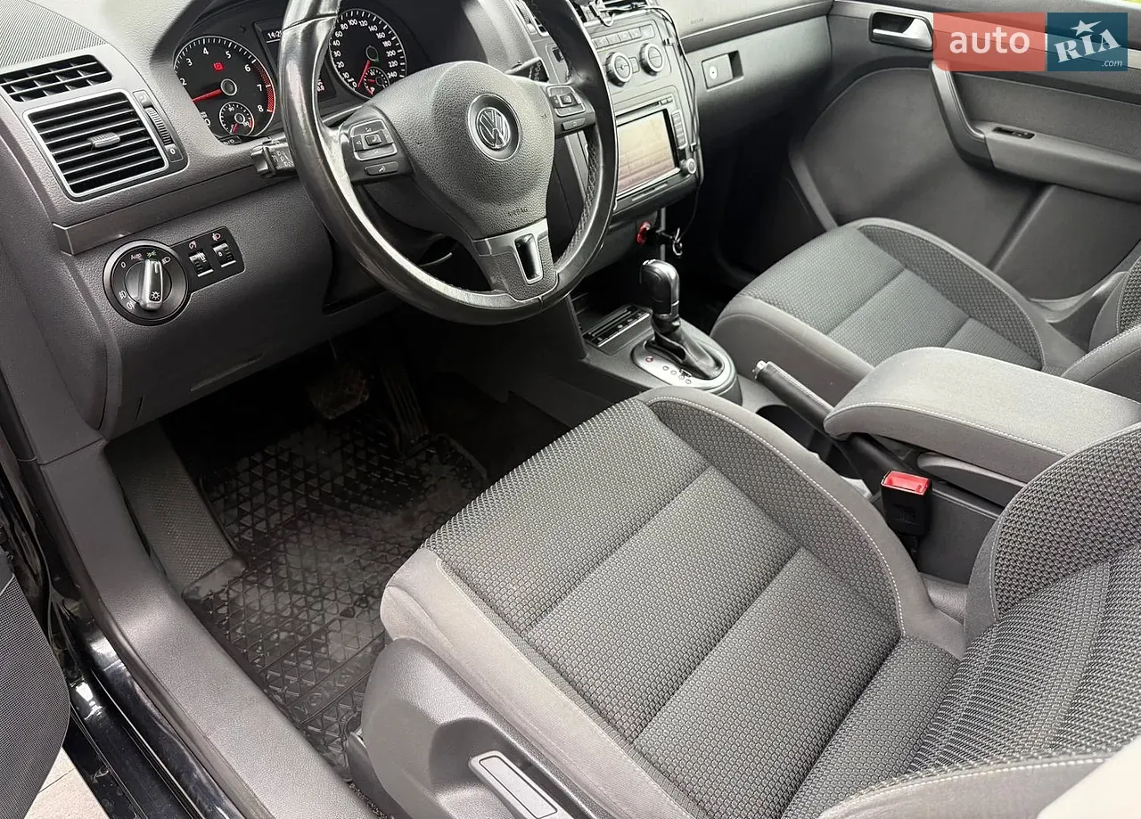 Volkswagen Touran 2013 photo 4