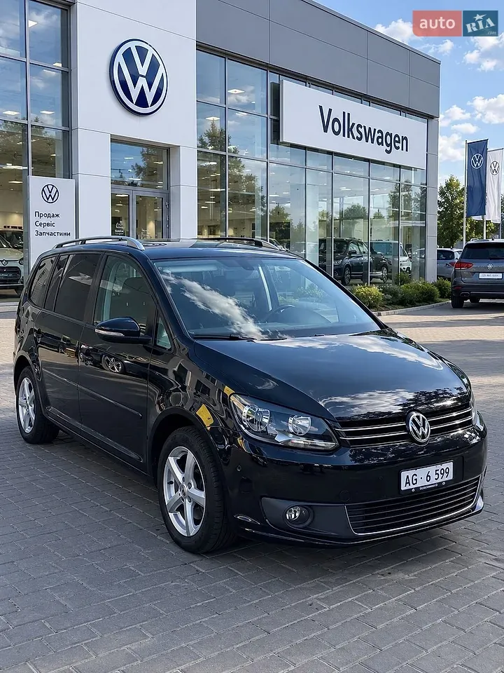 Volkswagen Touran 2013 photo 2