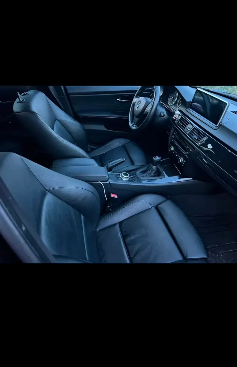 BMW 3 Series 2011 photo 3