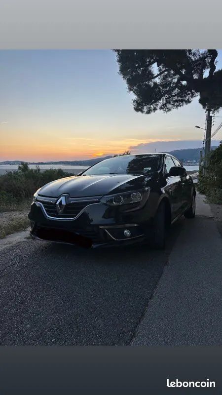 Renault Megane 2018 photo 2