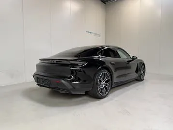 Porsche Taycan 2021 photo 3