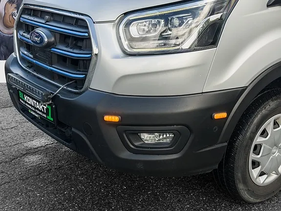 Ford Transit 2023 photo 2