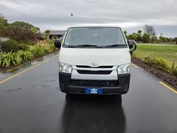 Toyota Hiace 2022 photo 3