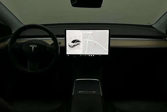 Tesla Model Y 2023 photo 3