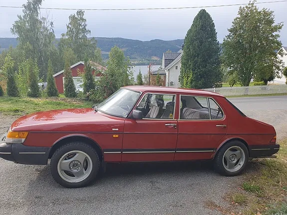 Saab 900 1989 photo 4