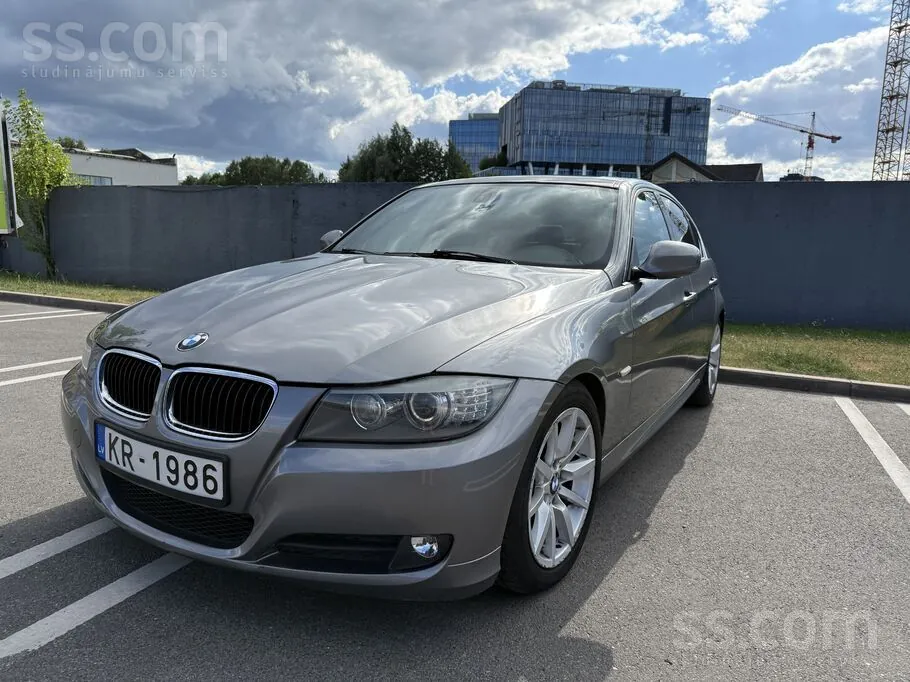 BMW 325 2010 photo 4