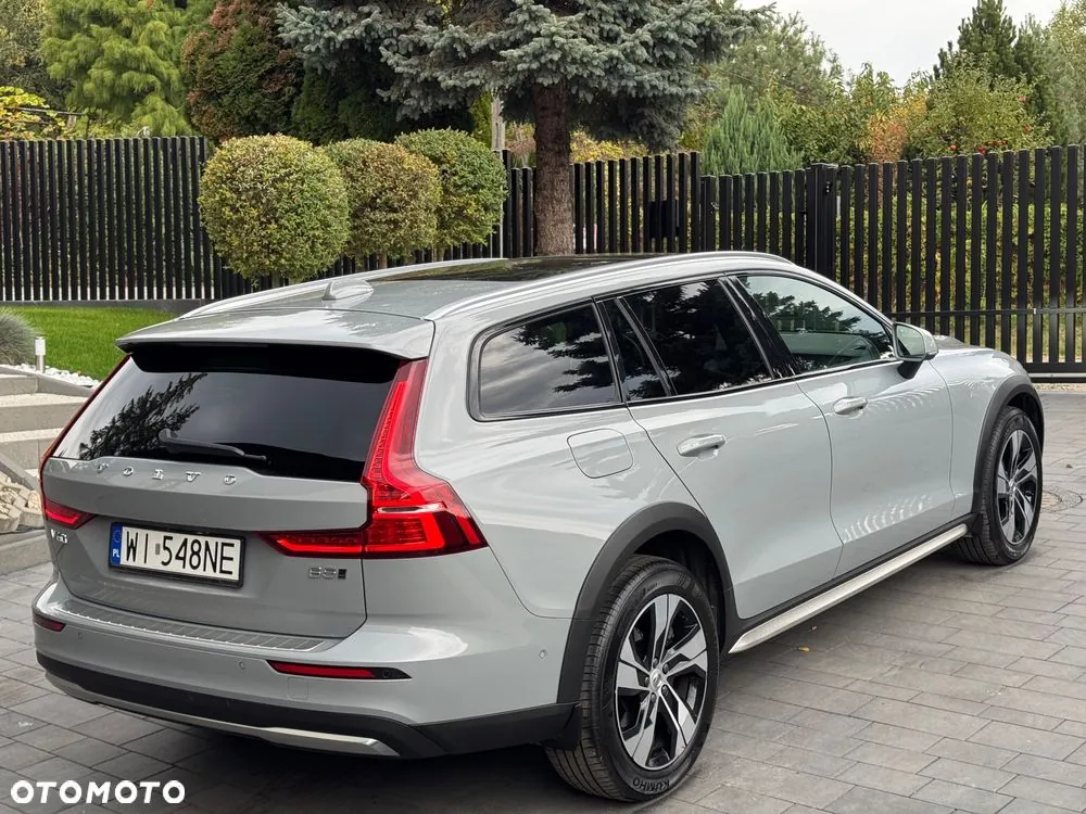 Volvo V60 2023 photo 4