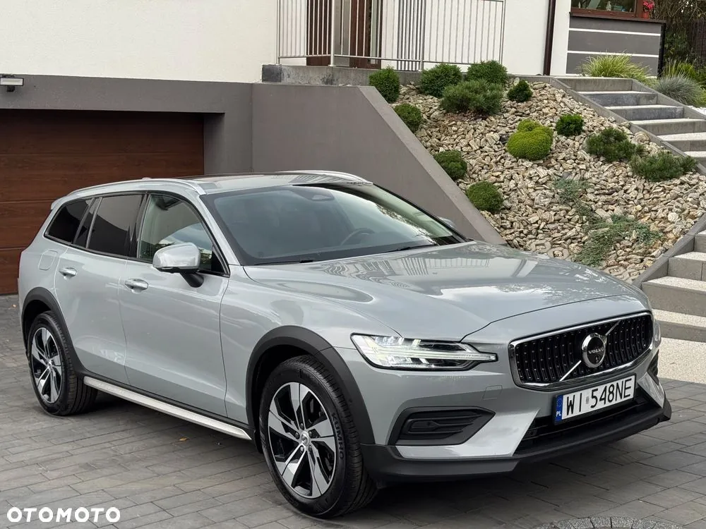 Volvo V60 2023 photo 3