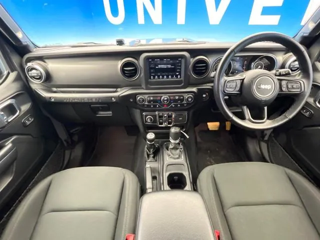 Chrysler Grand Cherokee 2021 photo 2