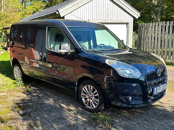 Fiat Doblo 2011 photo 2