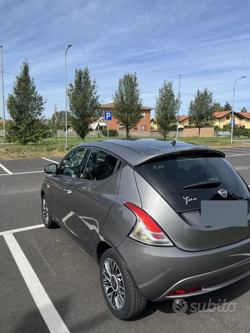 Lancia Ypsilon 2017 photo 2