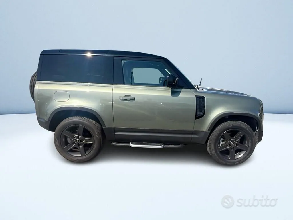 Land Rover Defender 2023 photo 3