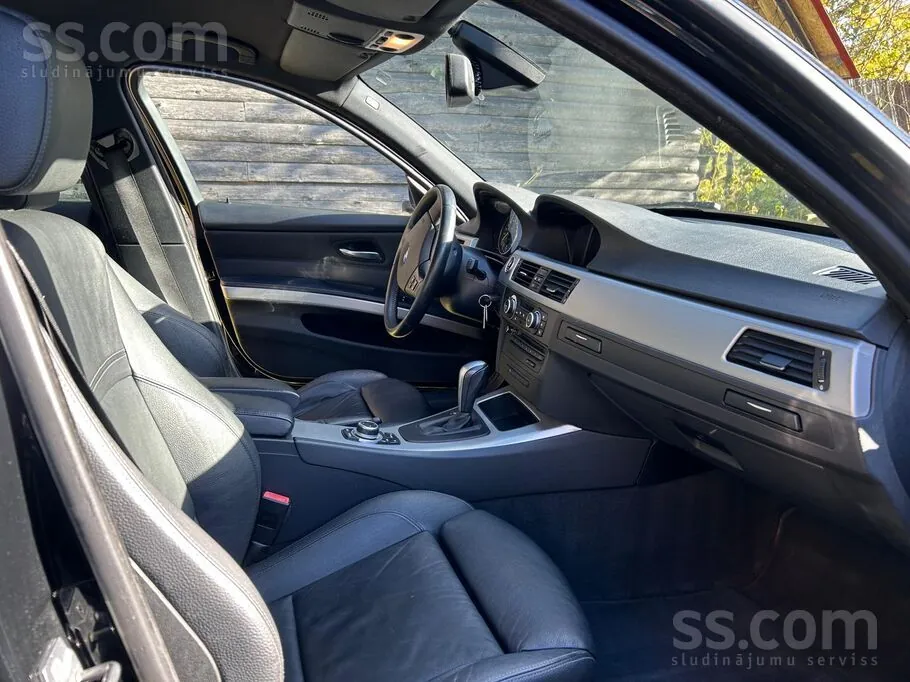 BMW 320D 2010 photo 3