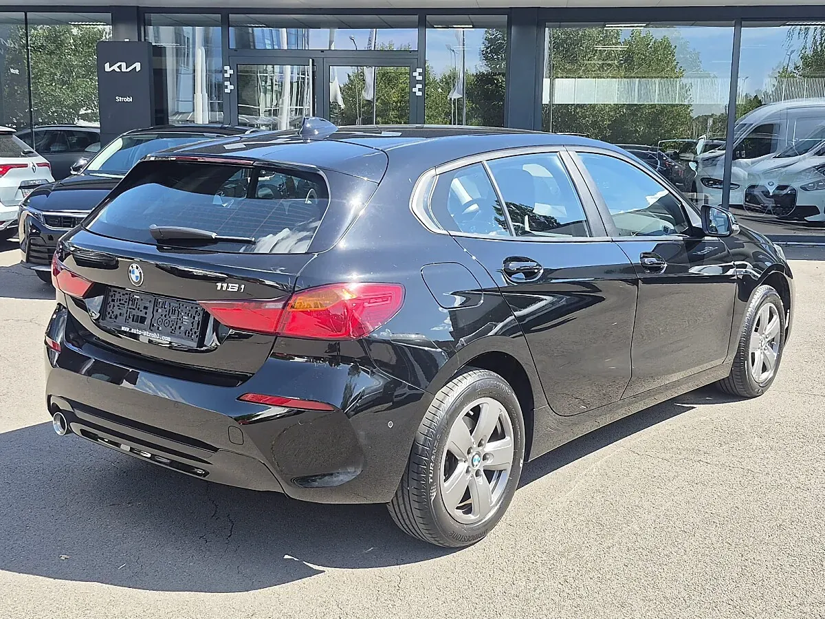 BMW 1 Series 2023 photo 3