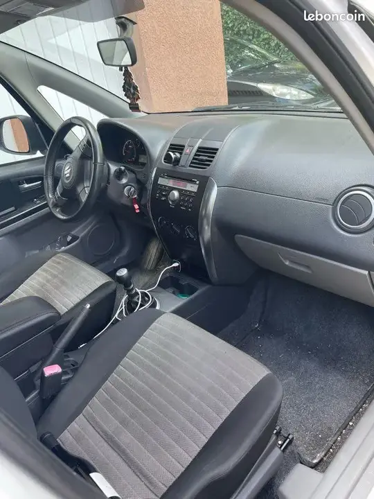 Suzuki Sx4 2011 photo 3