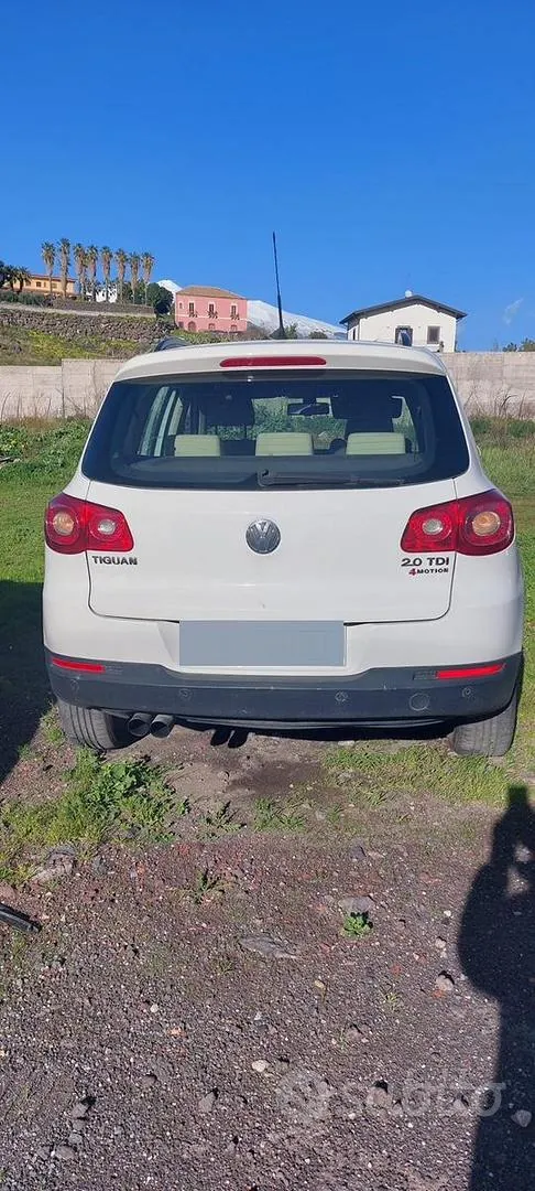 Volkswagen Tiguan 2010 photo 2