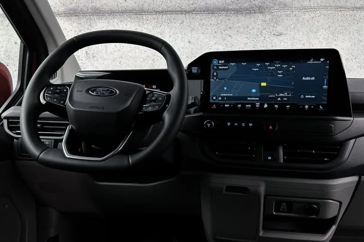 Ford Transit Custom 2024 photo 2