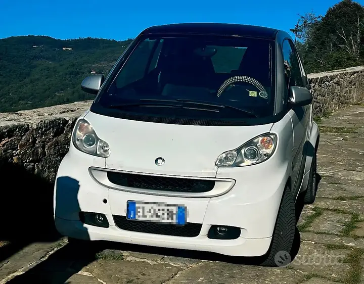 Smart Fortwo 2011 photo 3