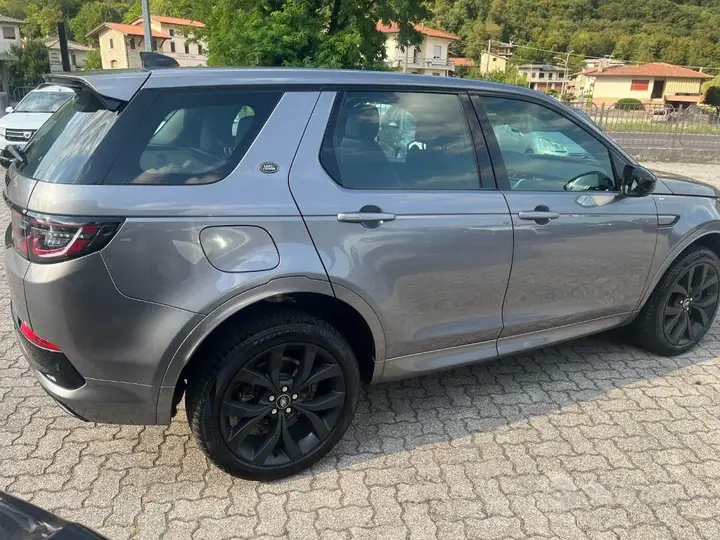 Land Rover Discovery Sport 2022 photo 4