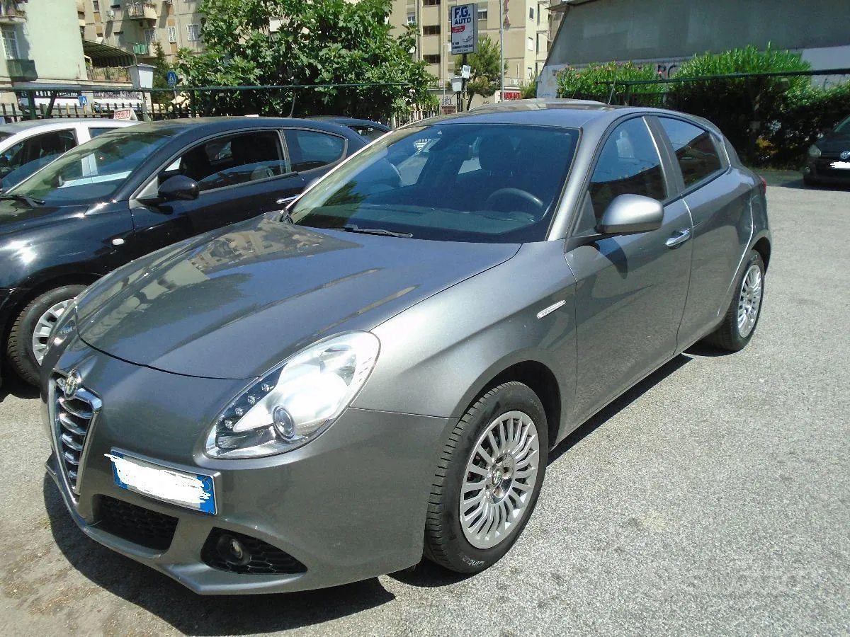 Alfa Romeo Giulietta 2012 photo 3