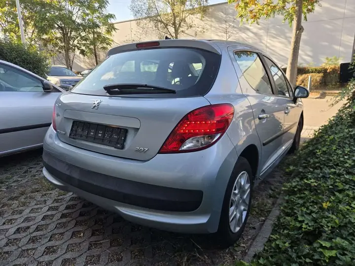 Peugeot 207 2009 photo 5